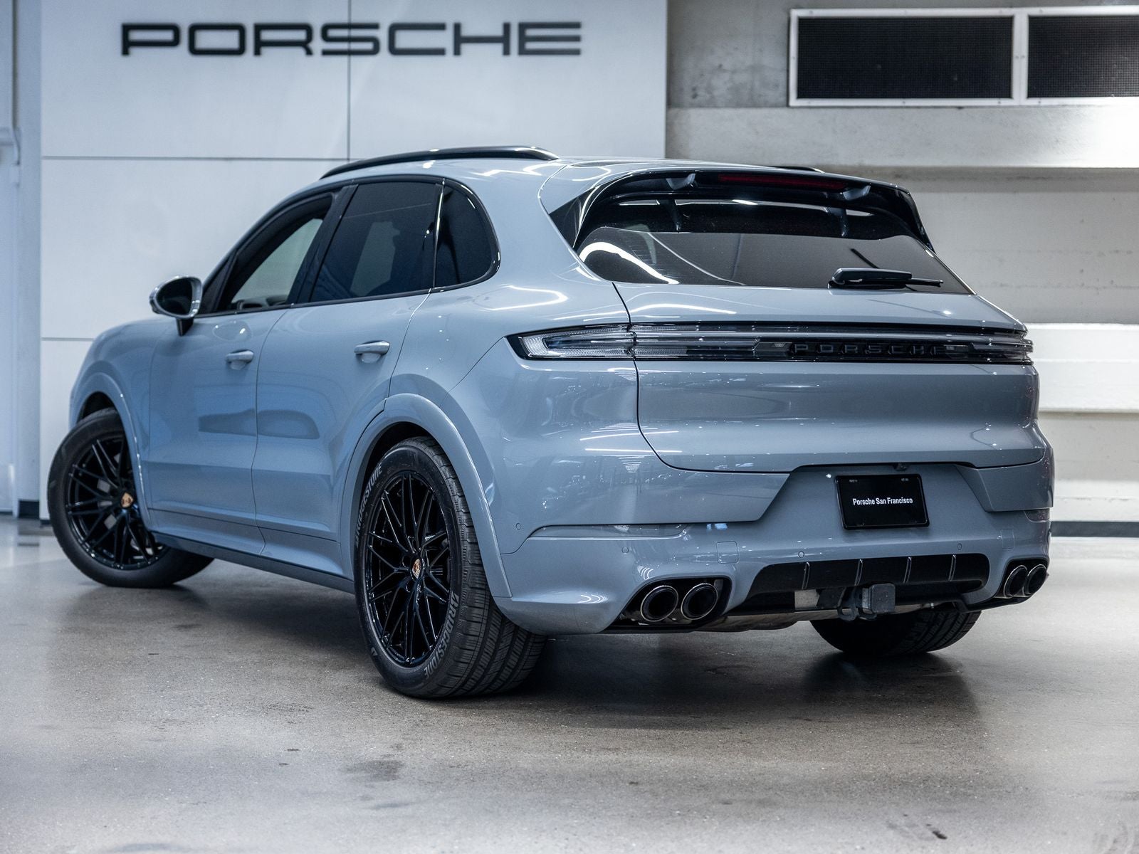 2025 Porsche Cayenne GTS