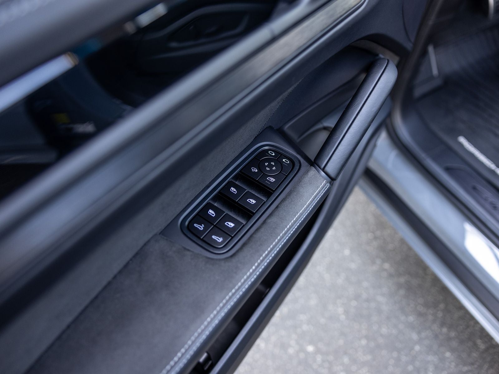 2025 Porsche Cayenne GTS