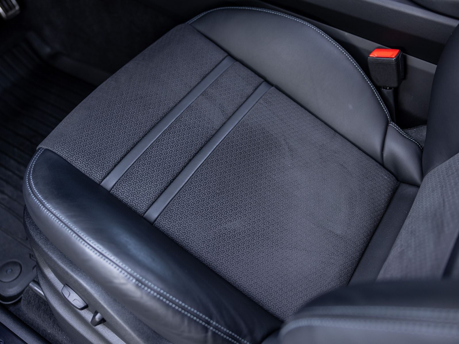 2025 Porsche Cayenne GTS