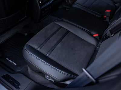 2025 Porsche Cayenne GTS