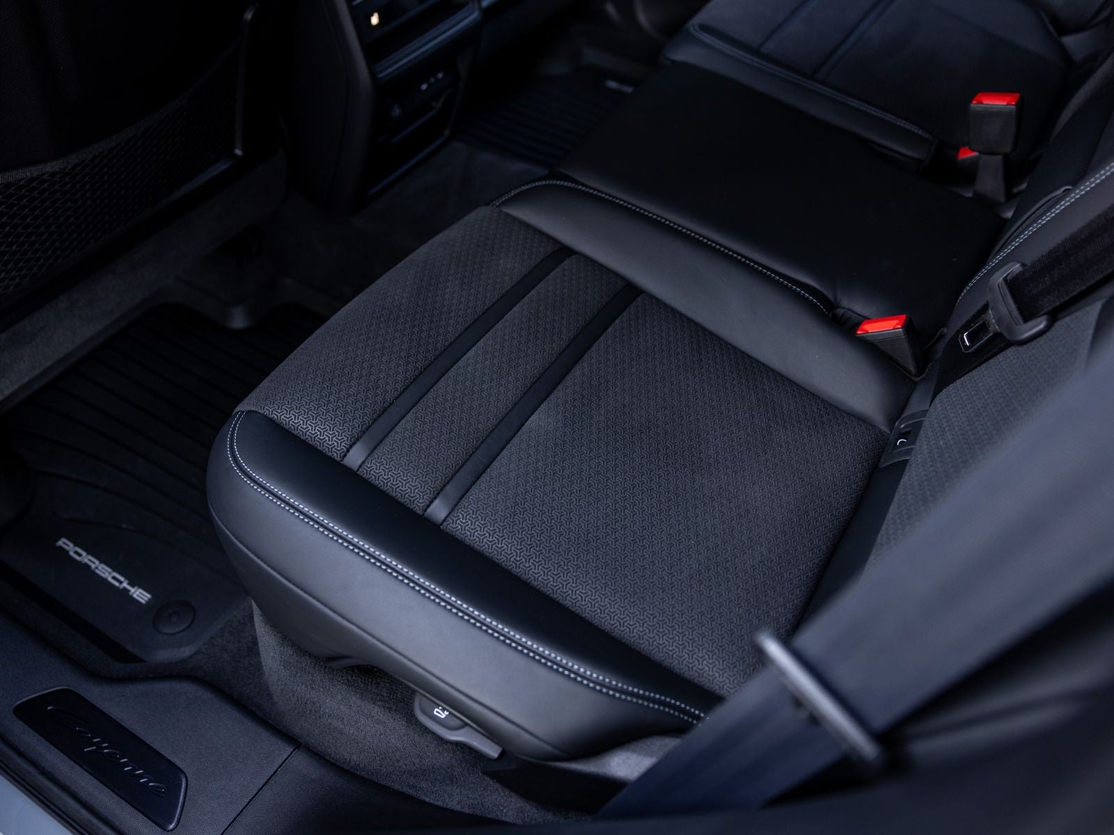 2025 Porsche Cayenne GTS