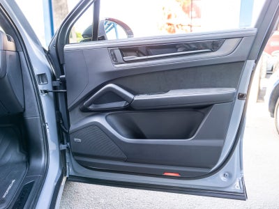 2025 Porsche Cayenne GTS