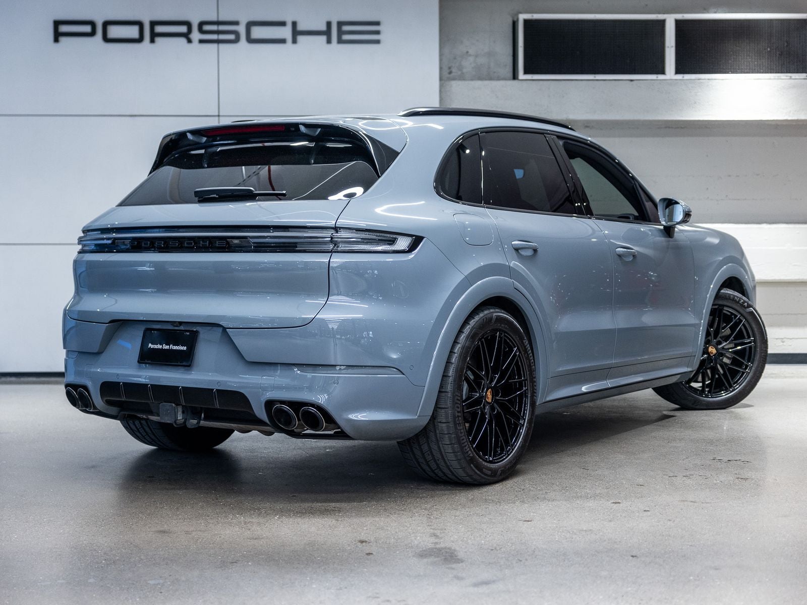 2025 Porsche Cayenne GTS
