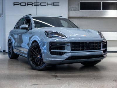 2025 Porsche Cayenne GTS