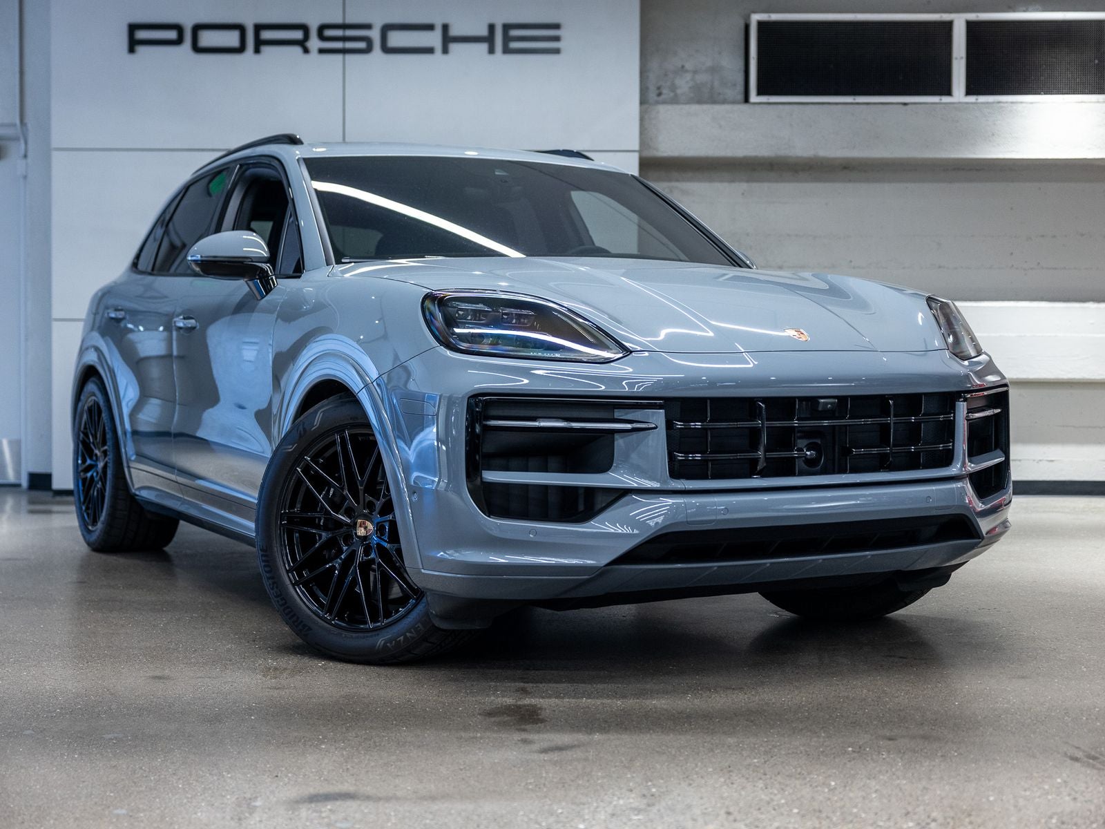 2025 Porsche Cayenne GTS
