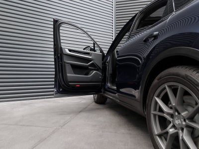 2025 Porsche Cayenne Coupe Base