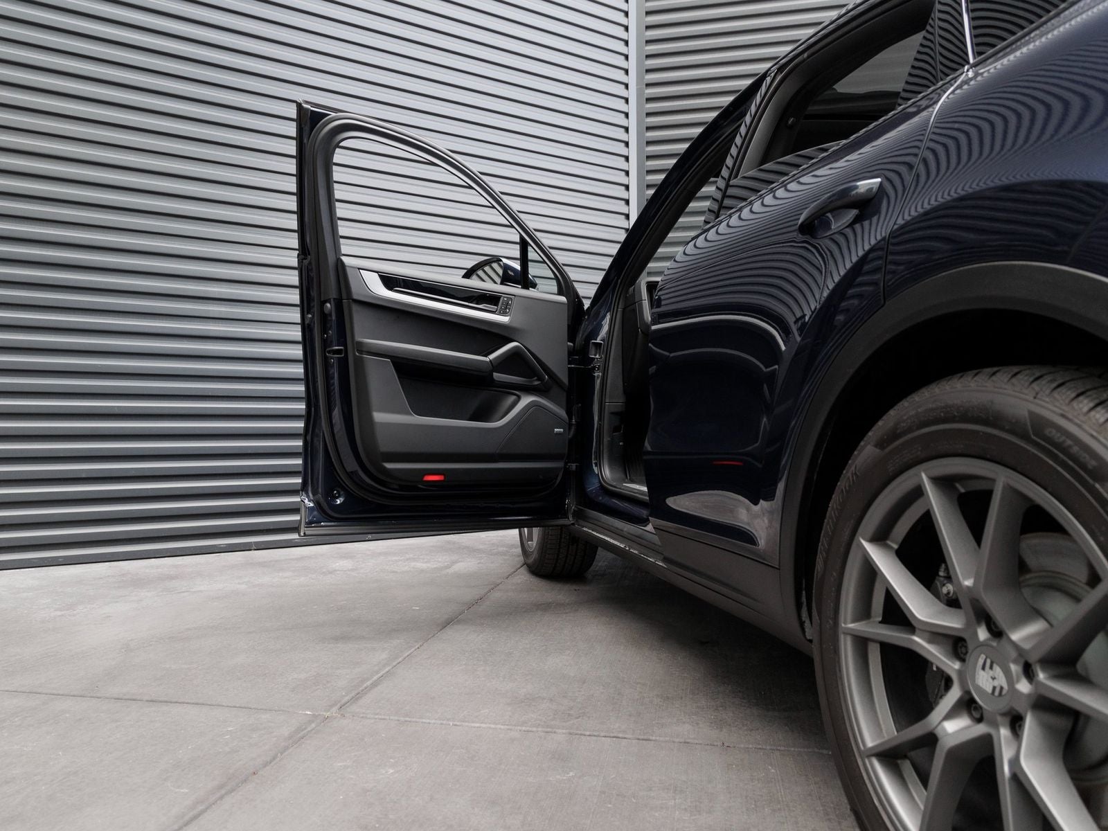 2025 Porsche Cayenne Coupe Base