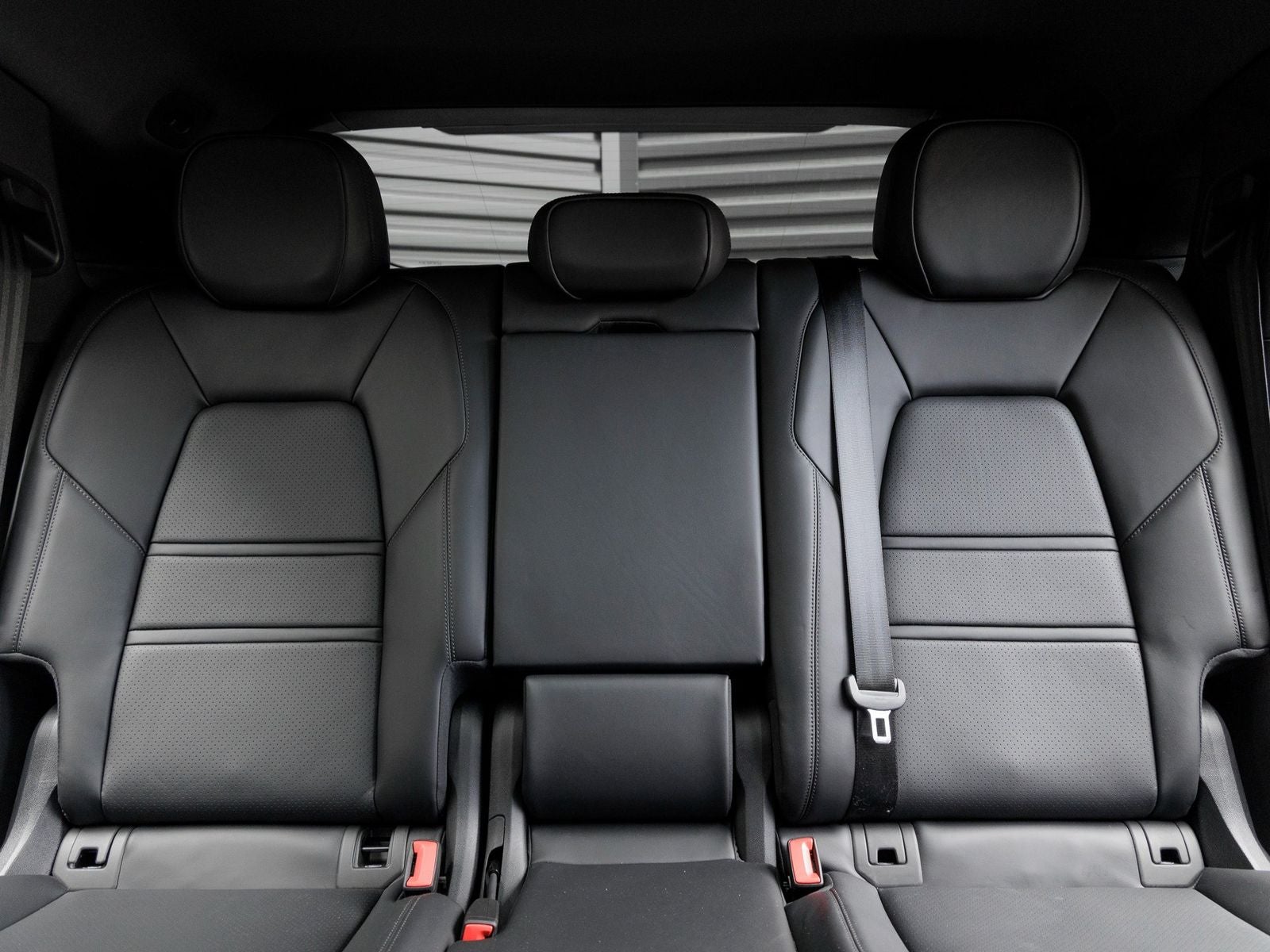 2025 Porsche Cayenne Coupe Base