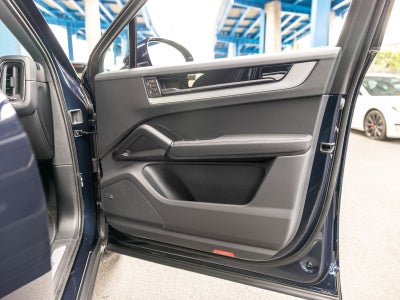 2025 Porsche Cayenne Coupe