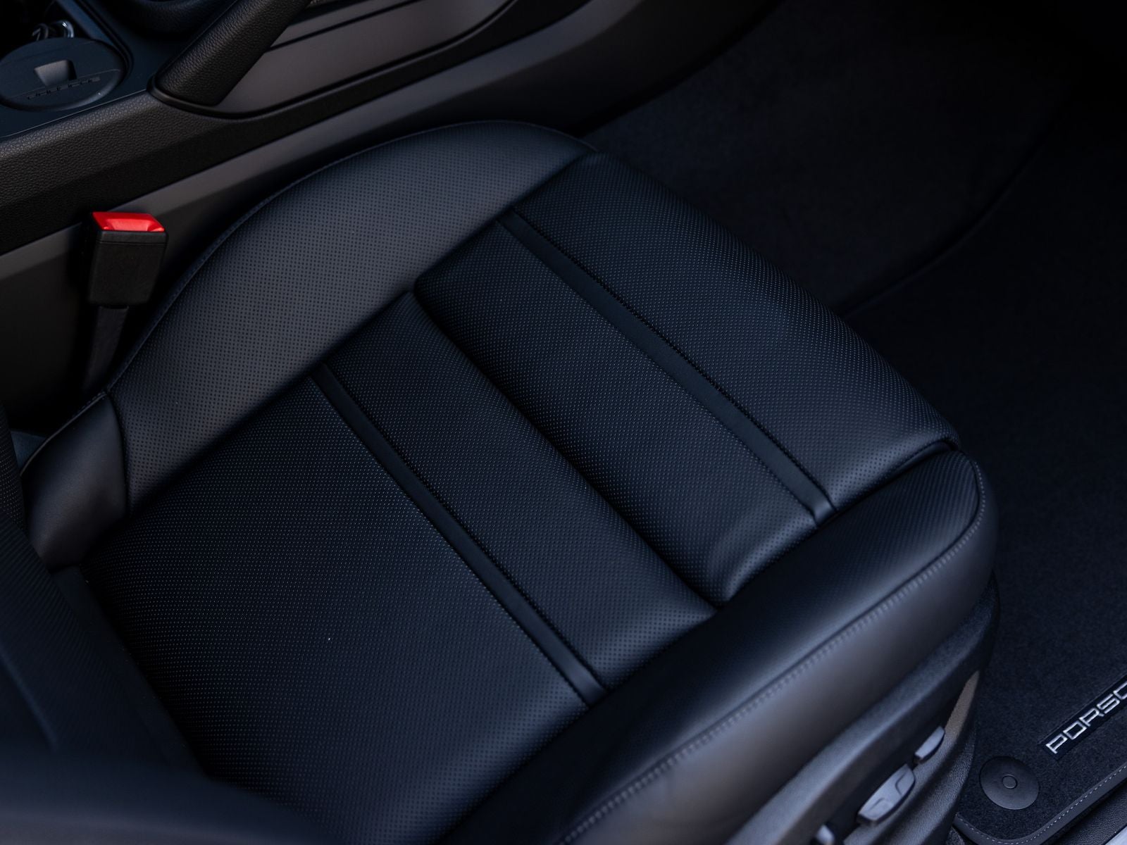 2026 Porsche Cayenne Coupe