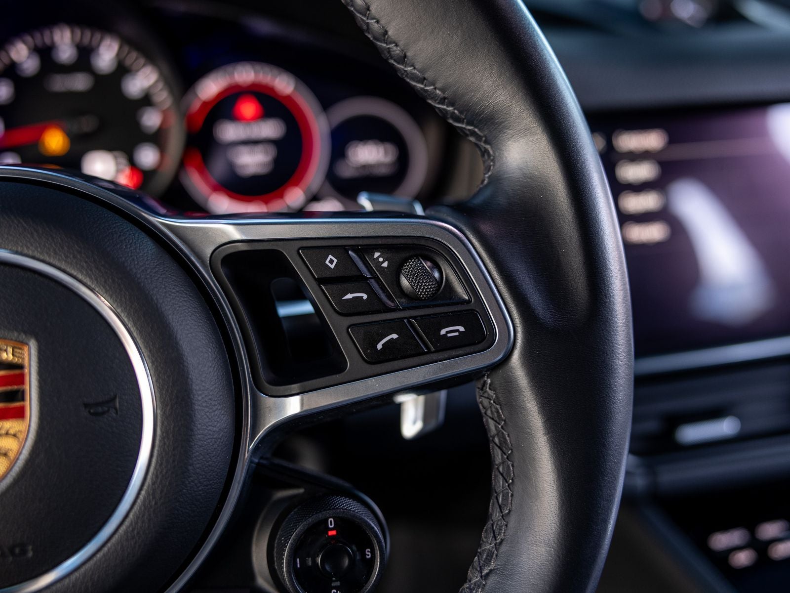 2023 Porsche Cayenne Coupe Platinum Edition