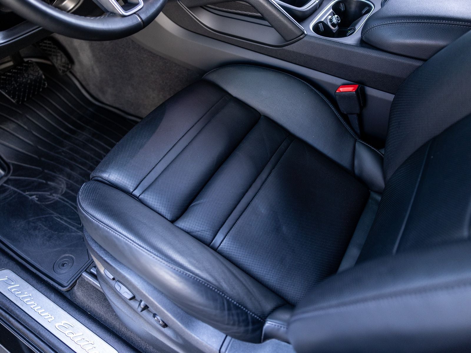 2023 Porsche Cayenne Coupe Platinum Edition