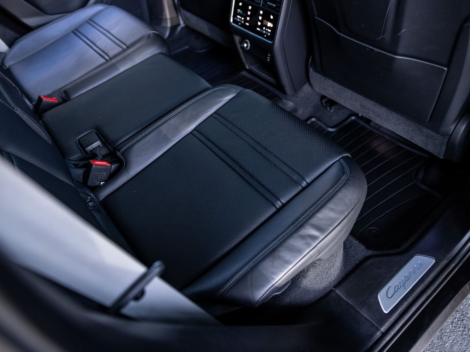 2023 Porsche Cayenne Coupe Platinum Edition