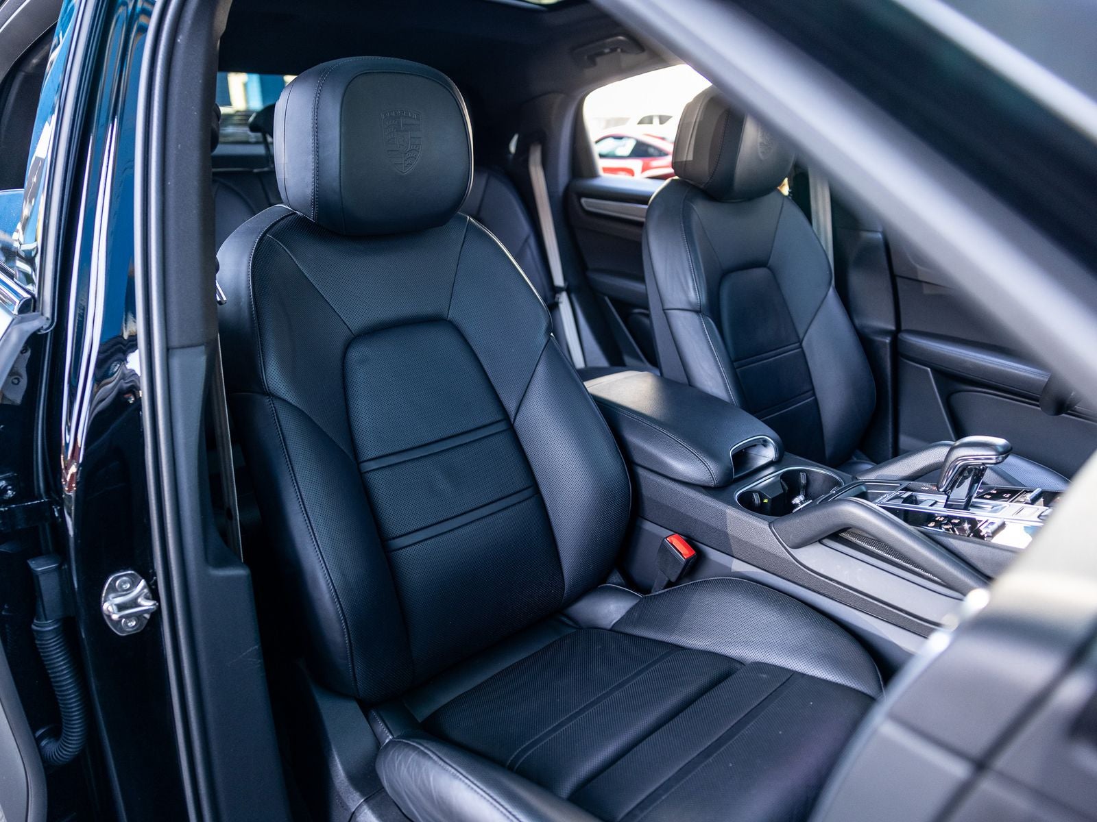 2023 Porsche Cayenne Coupe Platinum Edition