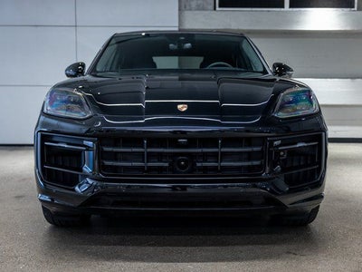 2025 Porsche Cayenne Cayenne GTS Coupe