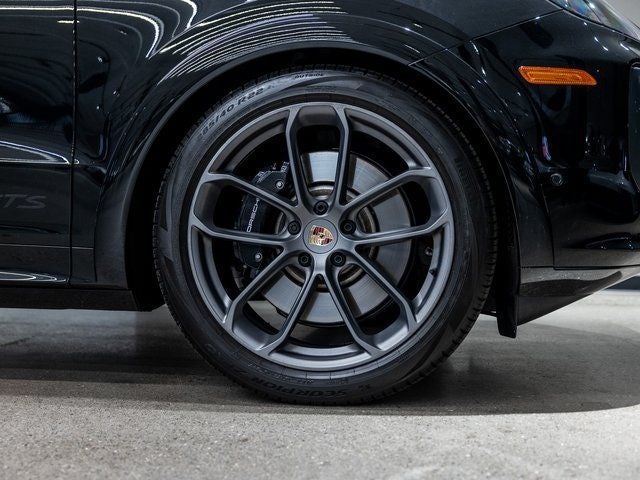 2025 Porsche Cayenne Cayenne GTS Coupe