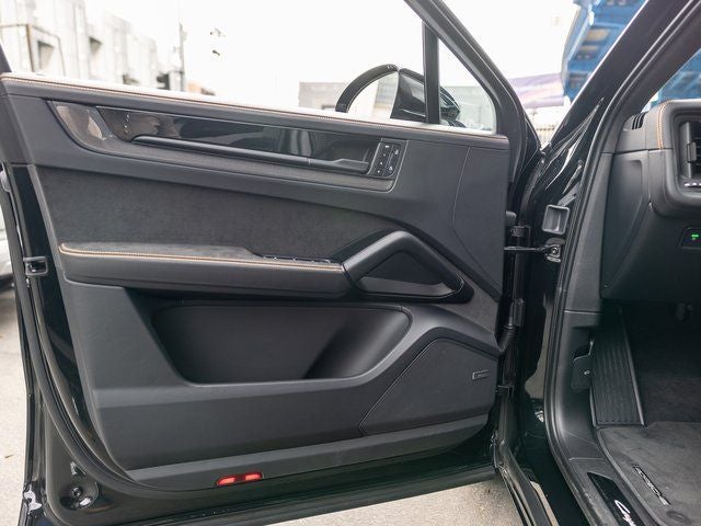 2025 Porsche Cayenne Cayenne GTS Coupe