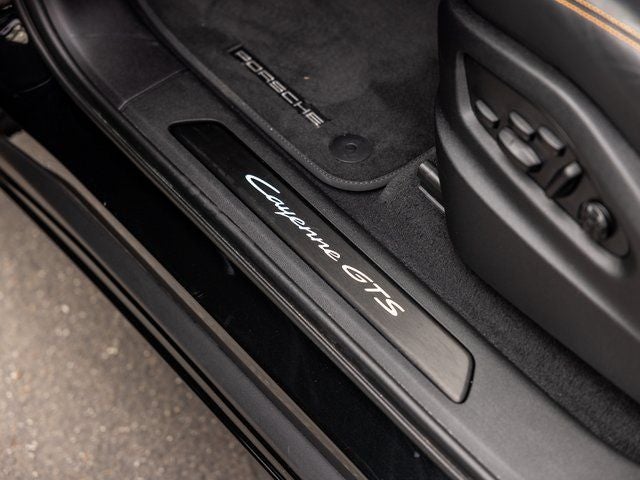 2025 Porsche Cayenne Cayenne GTS Coupe