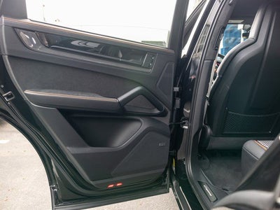 2025 Porsche Cayenne Cayenne GTS Coupe