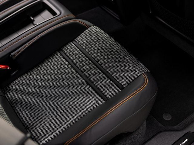 2025 Porsche Cayenne Cayenne GTS Coupe