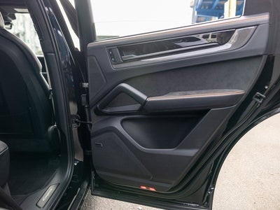 2025 Porsche Cayenne Cayenne GTS Coupe