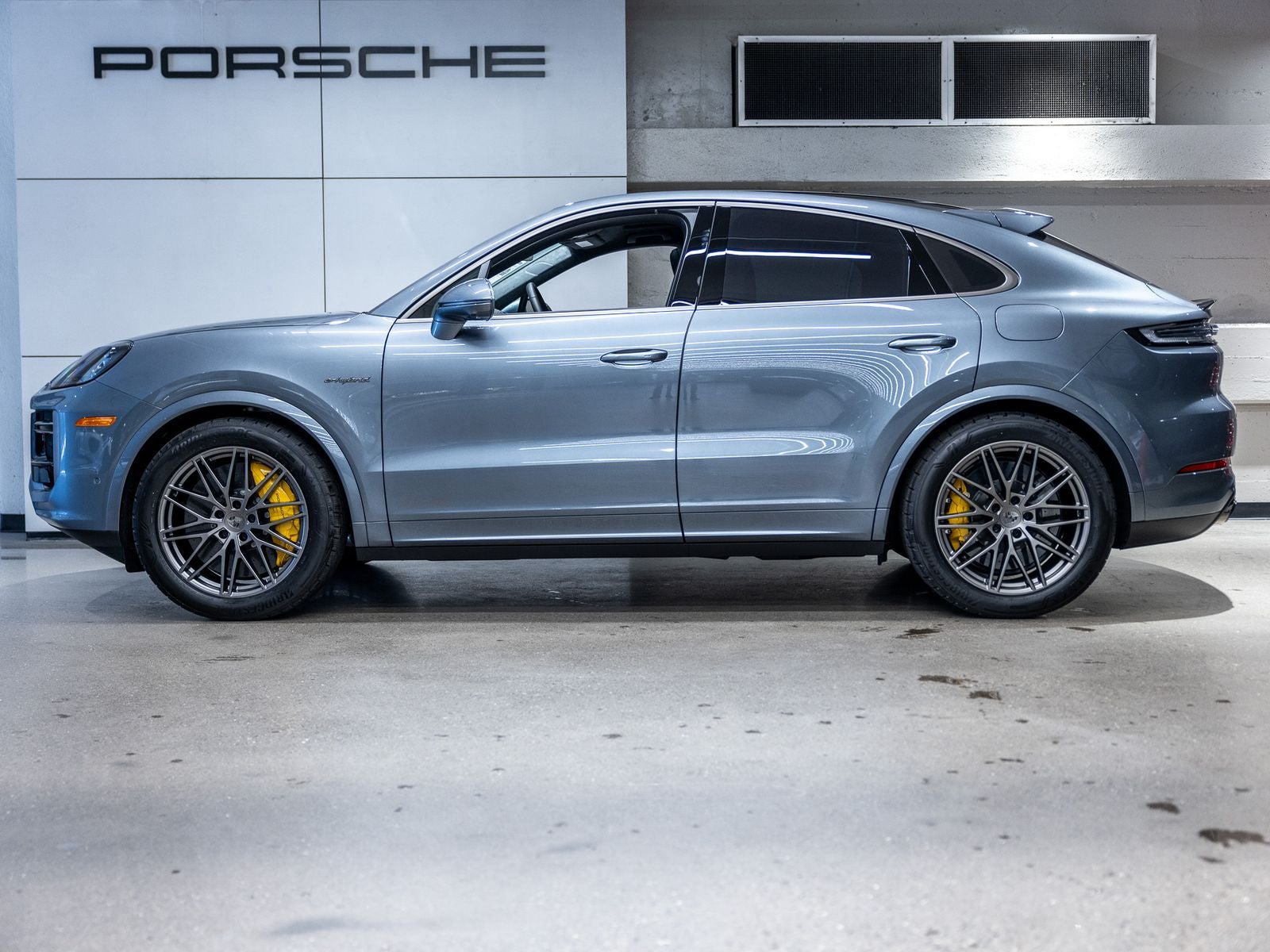 2026 Porsche Cayenne Turbo E-Hybrid Coupe