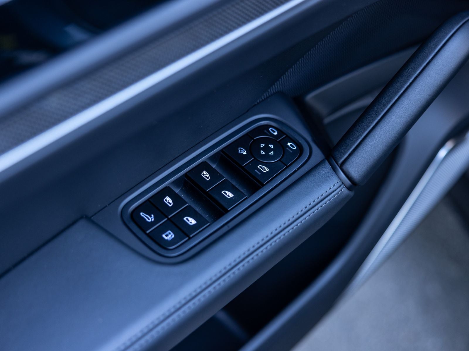 2026 Porsche Cayenne Turbo E-Hybrid Coupe