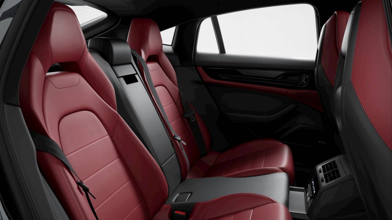 2026 Porsche Panamera 4